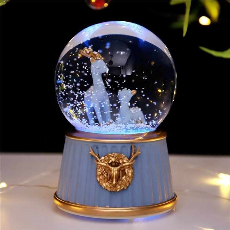 Garneck Elk Crystal Ball